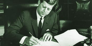 Kennedy décide le blocus de Cuba